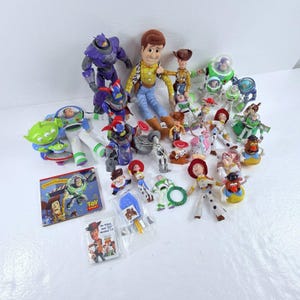 Figurine articulée Toy Story Disney Pixar, LOT de 20 pièces et plus Woody Buzz Jesse Zurg image 3