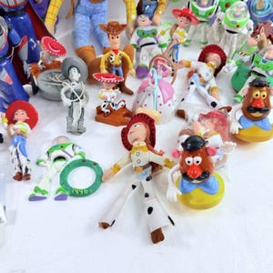 Figurine articulée Toy Story Disney Pixar, LOT de 20 pièces et plus Woody Buzz Jesse Zurg image 6