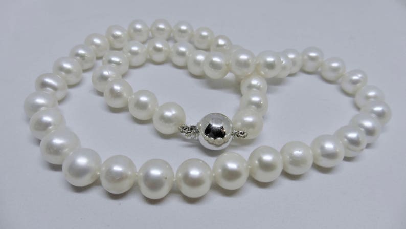 Bridal Jewellery festive white Pearl Necklace 9 mm with White Gold