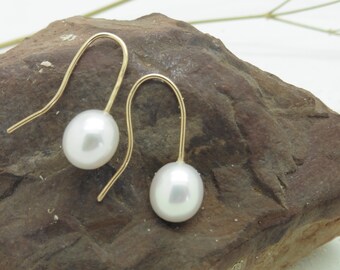 Pearl earrings, delicate white earrings, pearl drops 8-9 mm bridal jewelry, wedding jewelry, gift maid of honor