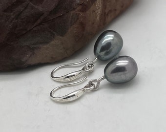 Boucles d'oreilles en perles SW noires 9 x 11,5 mm avec crochets en argent sterling