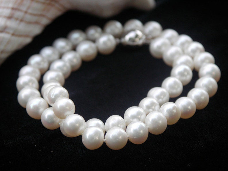 Bridal Jewellery festive white Pearl Necklace 9 mm with White Gold