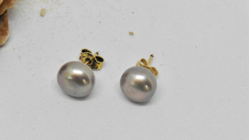 Pearl stud earrings 6 mm gray real freshwater pearls slightly flattened image 3