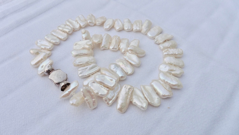Pearl necklace made of very beautiful white rods, Keshi beads with magnetic lock image 1