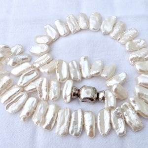 Pearl necklace made of very beautiful white rods, Keshi beads with magnetic lock image 3