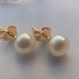 Pearl earrings 7-7.5 mm white pair of solid stud earrings real pearls