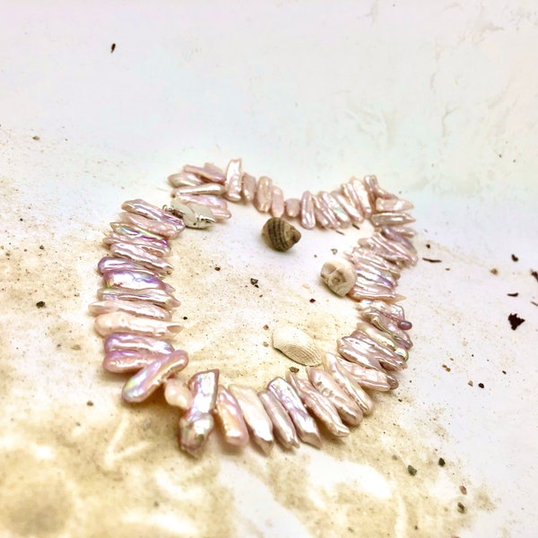 Kurze Perlenkette aus echten Keshi-Perlen, attraktive rosa Naturfarbe, Geschenk Frauen