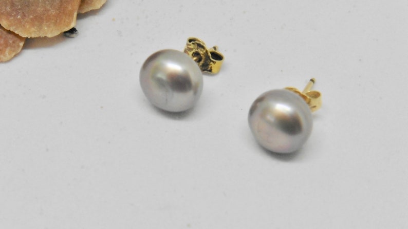 Pearl stud earrings 6 mm gray real freshwater pearls slightly flattened image 2