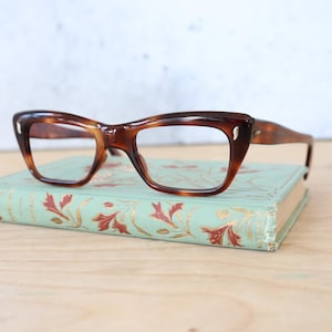 Gafas de ojo de gato vintage de los años 60, fabricadas en Francia, parte superior plana, nuevas, de stock antiguo, estilo carey, estilo rockabilly