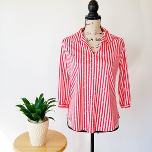 Vintage 1980s Stripe Blouse Size M/ Classic Fashions Shirt/ 1980s Shirt/ Vintage Blouse/ Retro Clothing/ Women&#39;s Shirt