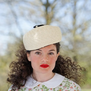 Vintage Straw Pillbox Hat, 1950s-1960s Hat, Vintage Hat, Women Hat, Church Hat, Wedding Hat, Tea Party Hat, Retro MCM Hat, Jackie O Hat