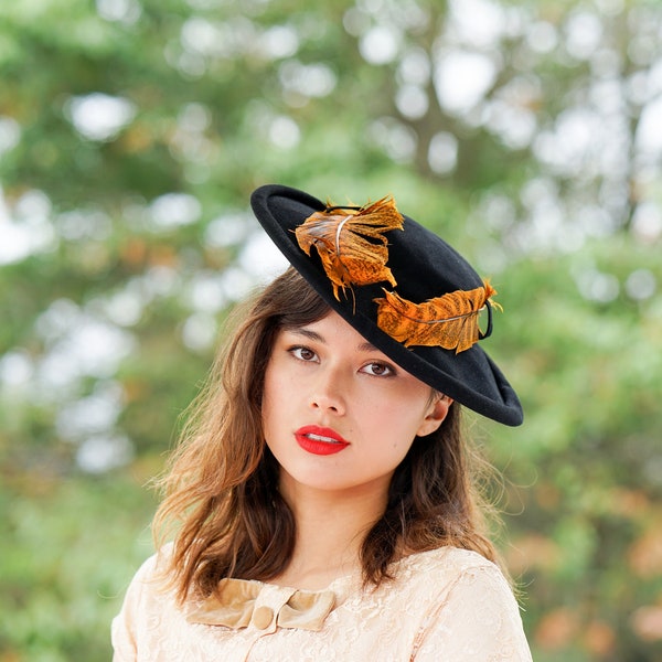 Vintage Cartwheel Hat with Feather, Vintage Tilt Hat, 1940s Hat, Vintage Hat, Kentucky Derby Hat, Fall Winter Hat, Cocktail Hat, Women Hat