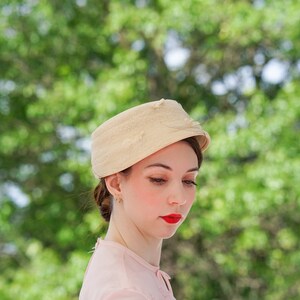 Cream Beret With Tulle  