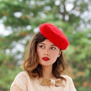 Vintage 1950s Red Wool Felt Flower Beret - Classic Women\'s Hat Berkshire | Accessories | Vintage 95s Red Wool Felt Flower  main image 2