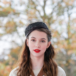Vintage Sequin Bead Pillbox Hat with Veil, Vintage Hat, 1950s Hat, Women Hat, Cocktail Hat, Tea Party Hat, Wedding Hat, Fascinator Mini Hat
