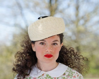 Vintage Straw Pillbox Hat, 1950s-1960s Hat, Vintage Hat, Women Hat, Church Hat, Wedding Hat, Tea Party Hat, Retro MCM Hat, Jackie O Hat