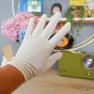 Vintage Fownes Gloves/ 1950s-1960s Gloves/ Vintage Gloves/ Evening Gloves/ Ladies Gloves/ Wedding Gloves/ Formal Gloves/ Vintage Accessory