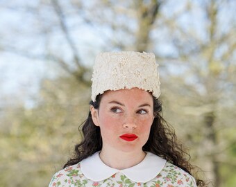 Vintage 50s Crown Beige Hat Floral Pearls Wedding Dance 