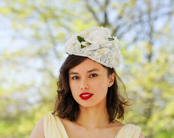 1950s/60s White Floral Cocktail/Garden Party/Bridal Headband Style Hat Vintage | Accessories | 95s60s White Floral Cocktailgarden  main image 2