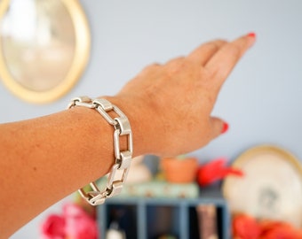 Vintage Chain Link Bracelet/ 1990s Bracelet/ Vintage Bracelet/ Costume Jewelry/ Y2K Jewelry/ Chunky Bracelet/ Minimalist Jewelry
