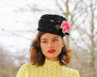 Beautiful vintage pillbox derby hat floral with netting Red Floral Vintage Fascinator Hat With Dotted Veil / Pillbox  main image 3