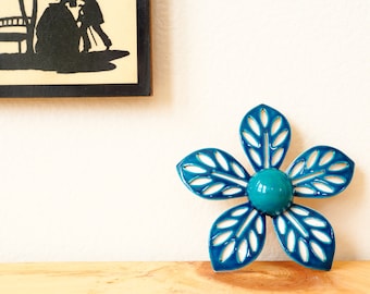 Vintage Enamel Brooch, Vintage Jewelry, Vintage Brooch, Retro Pin, Antique jewelries, Costume Jewelry, Floral Brooch, 60s Floral Brooch