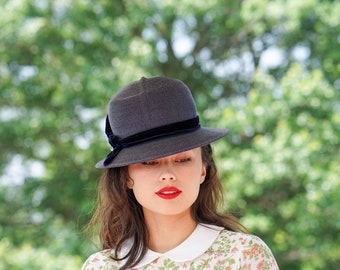 Vintage John Wanamaker 1950s-1960s Boater Style Straw Hat Vintage Straw Boater Hat With Hat Box John Wanamaker, 1950s  main image 3