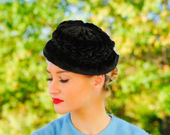 Vintage Black Velvet Bucket Hat, Vintage Hat, 1950s-60s Hat, Vintage Winter Hat, Cocktail Hat, Vintage Millinery, Vintage Woman Hat