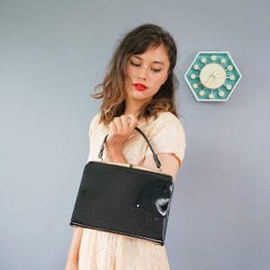 Bolsa vintage com armação de couro sintético envernizado/ Bolsa dos anos 1950-60/ Bolsa vintage/ Bolsa vintage feminina/ Carteira vintage/ Bolsa vintage, Bolsa retrô