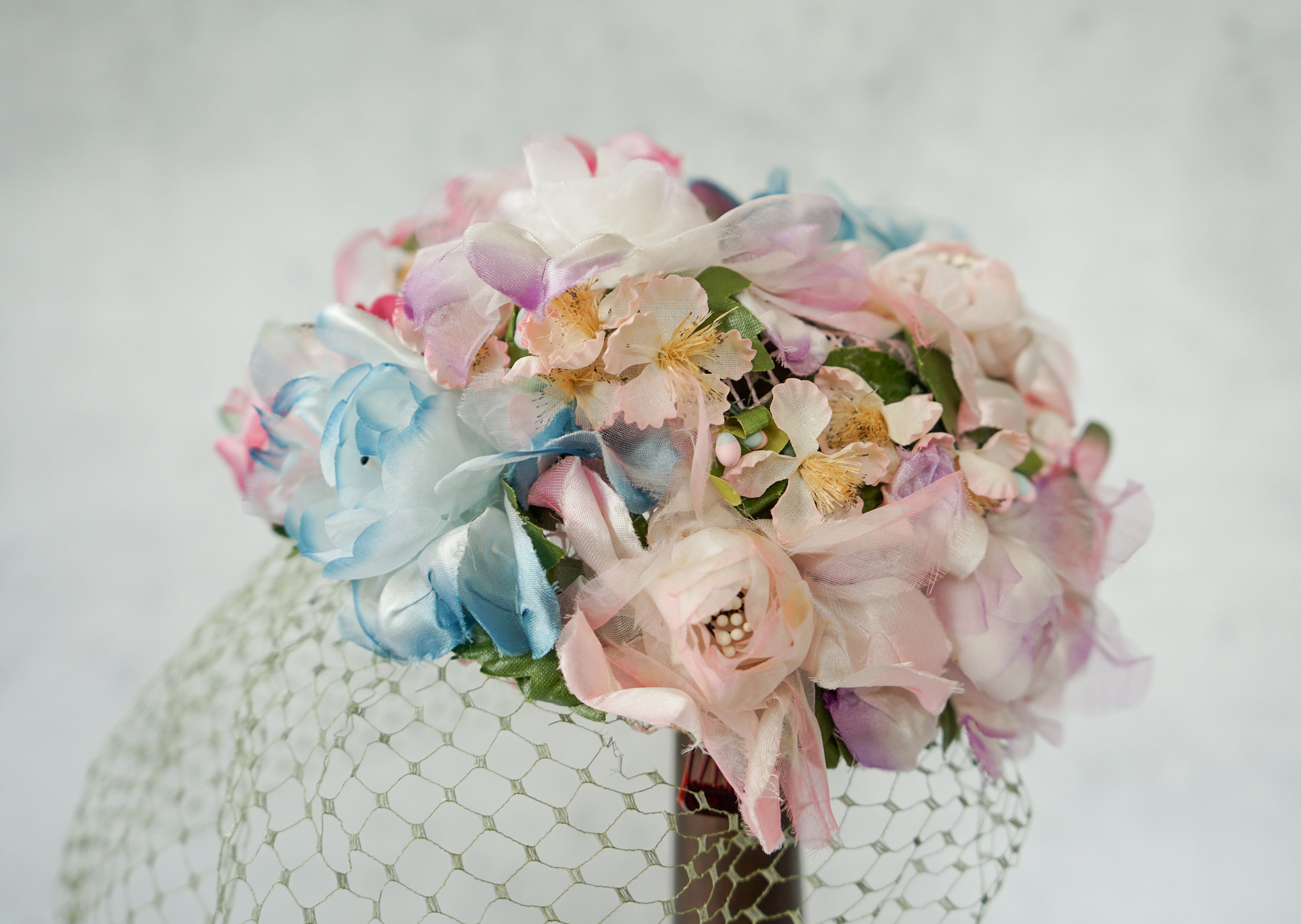 Vintage 1950s Floral Blossom Pillbox Hat – Pastel Pink & Mint Silk Petals – Collector Grade! Authentic 1950s Pink Satin Pillbox  main image 4