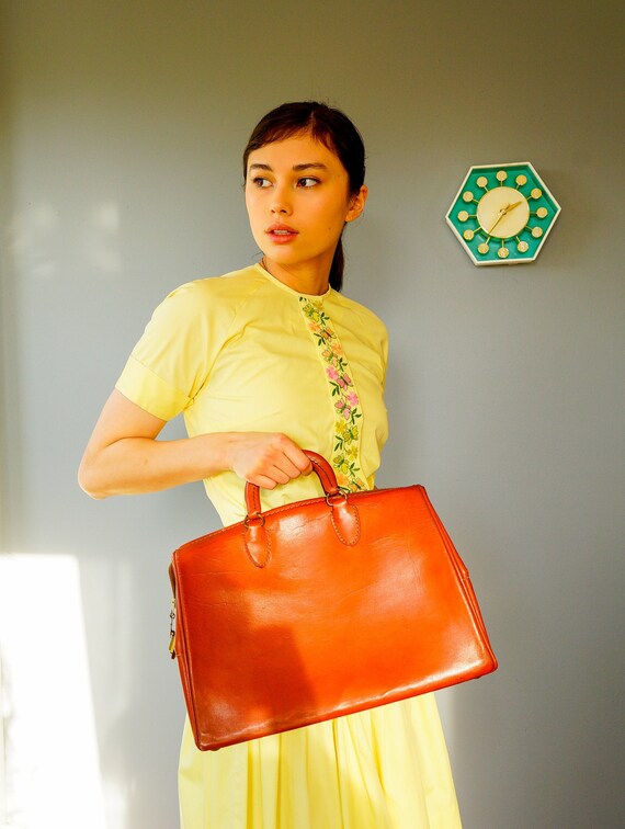 Vintage Leather Doctor Bag/ Vintage Suitcase Carry