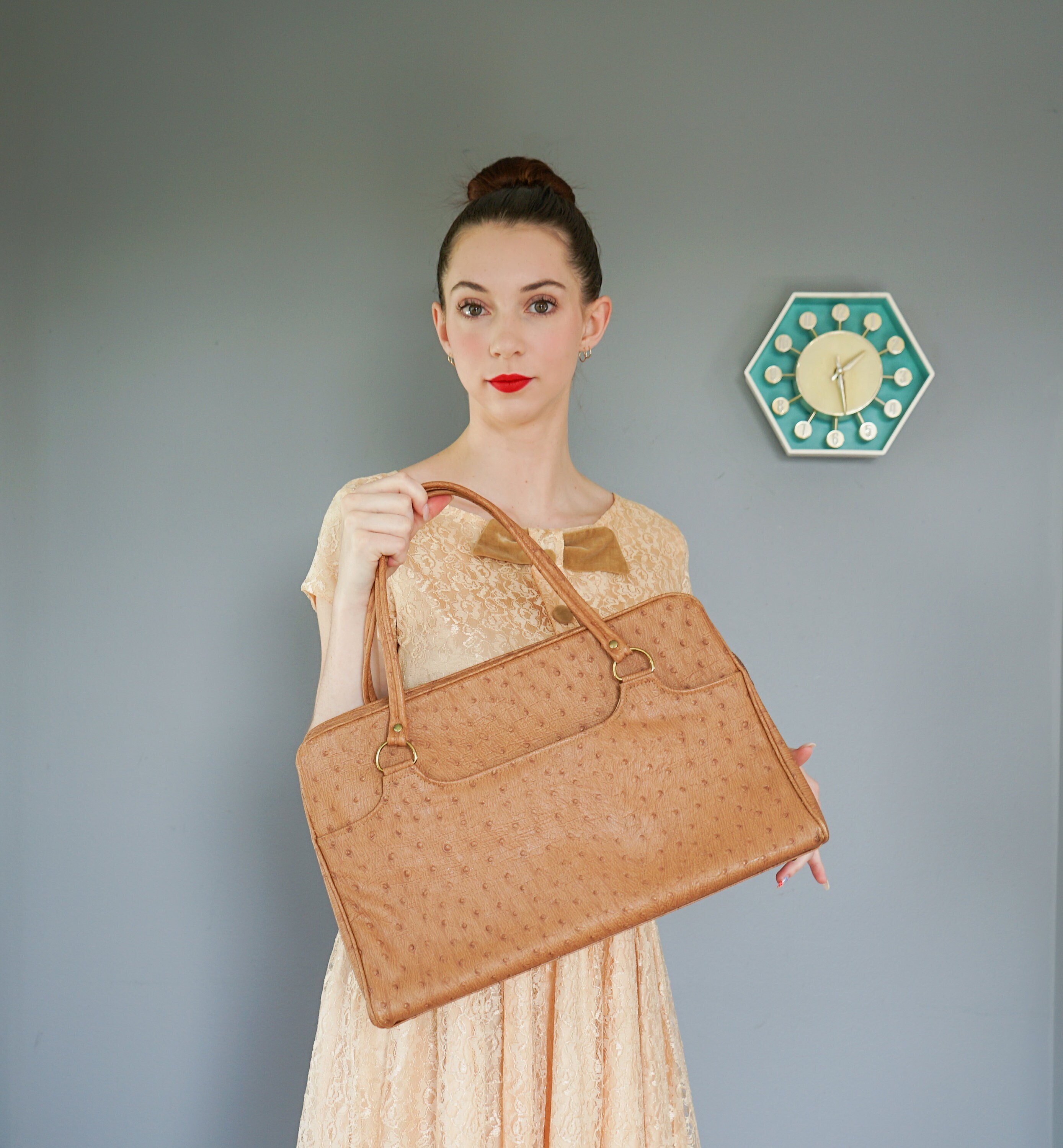 Buy Vintage 1960s Ivory Faux Stamped Ostrich Leather Handbag Viki Original,  Vintage Textured Sixties Summer Purse Online in India - Etsy