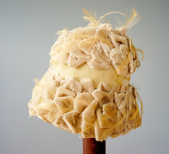 Vintage Velvet Cloche Hat with Feather, Bucket Ha… - image 5