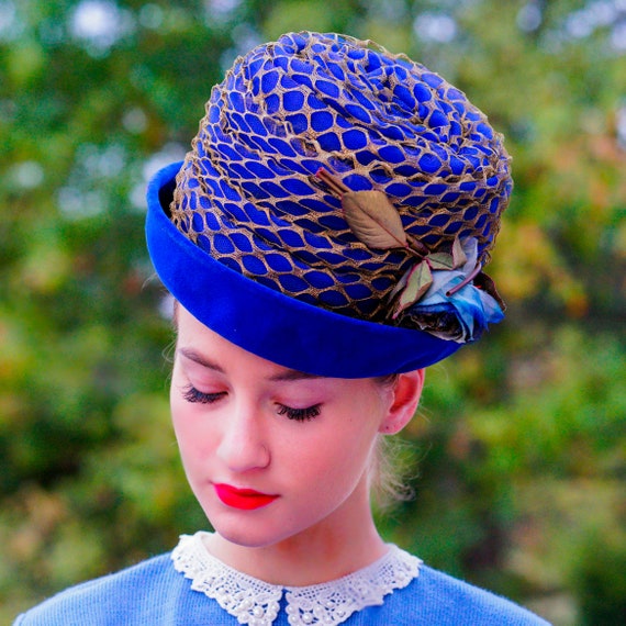 Vintage Velvet Cloche Hat With Floral, Bucket Hat, 1950s-60s  display picture 2