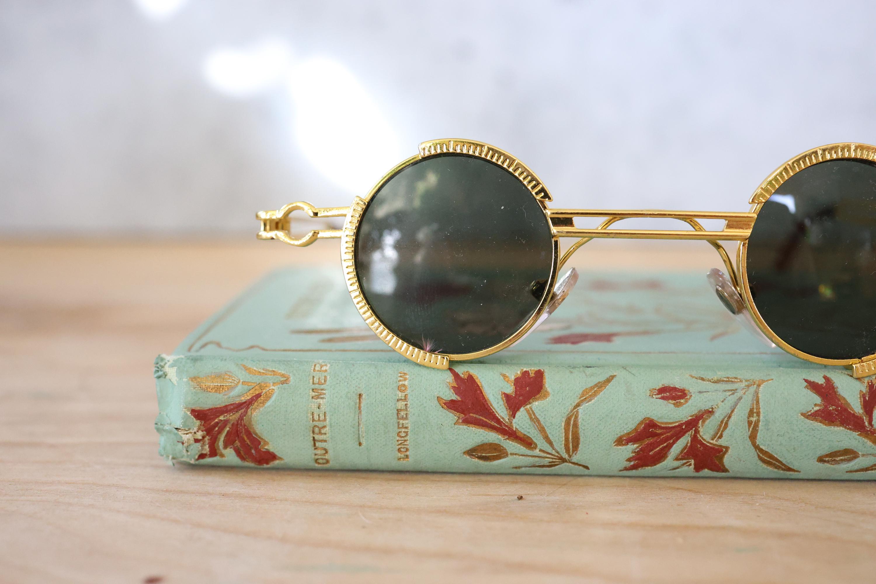 Vintage Sunglasses 1990s New Old Stock Preppy Gothic  display picture 2