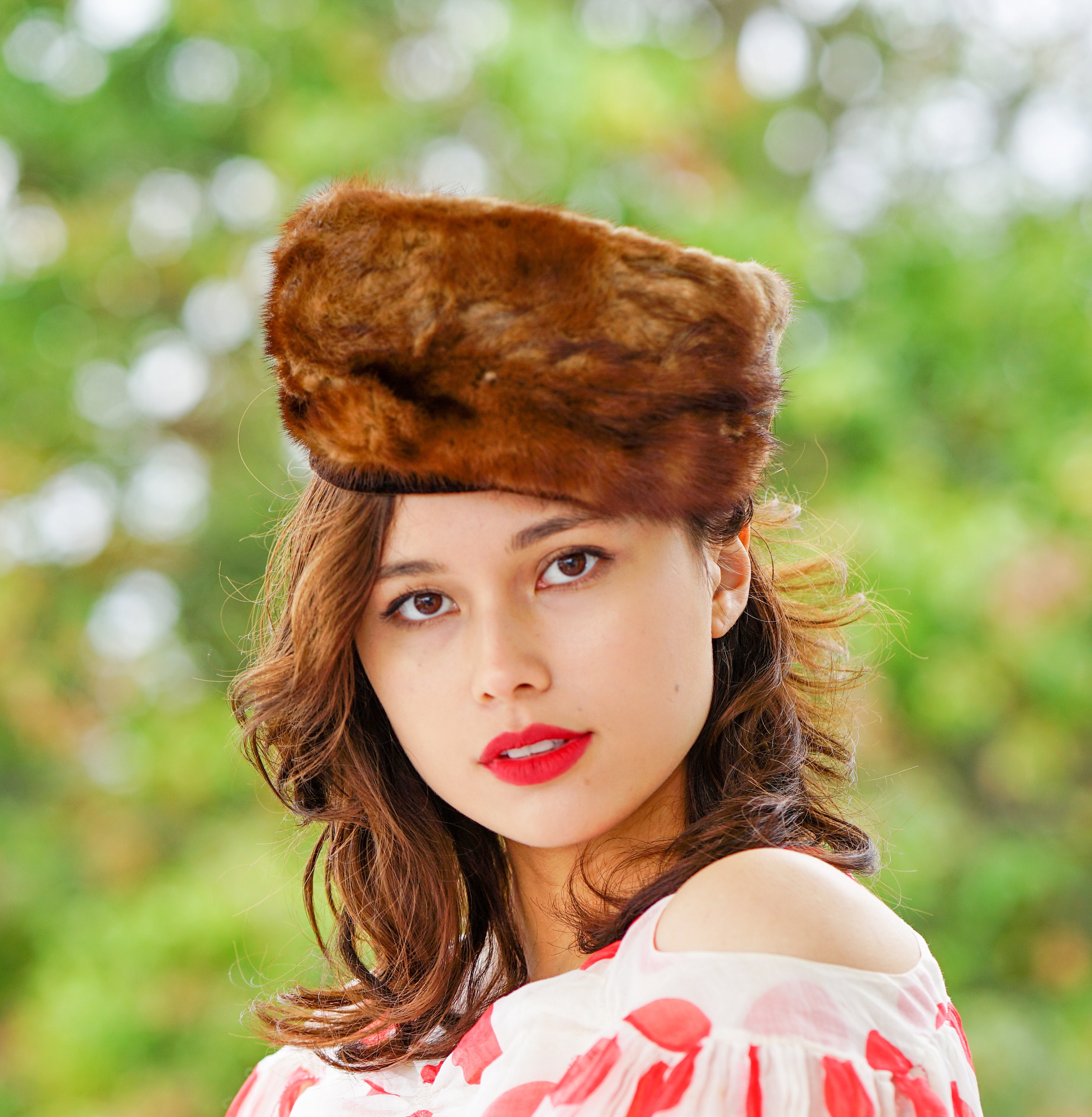 Vintage Cream Tulle Pillbox or Cossack Hat Pillbox hat are still here in 2026! I found a stunning  main image 3