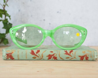 Vintage American Optical Sunglasses 1960 display picture 2