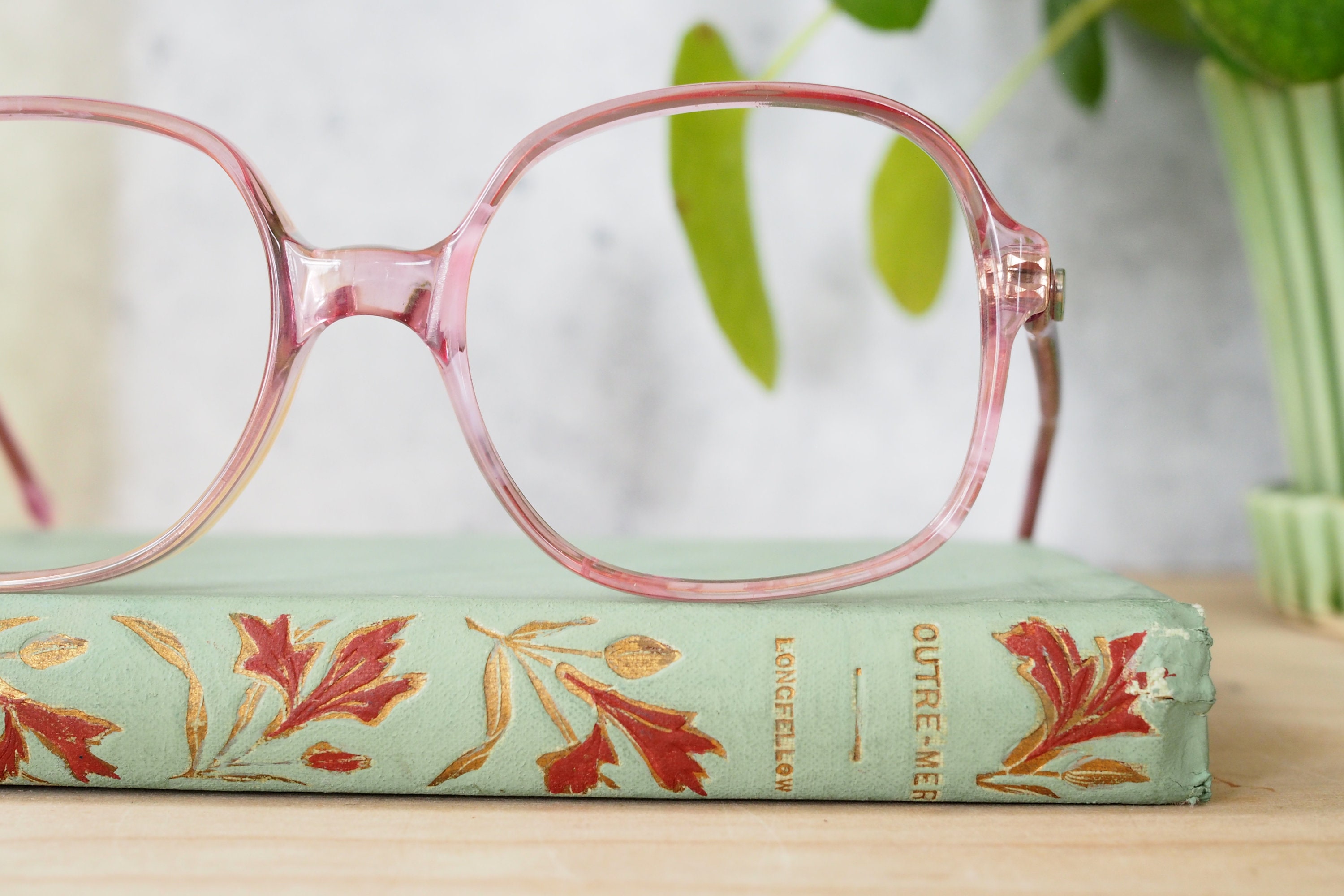 Vintage Eyeglasses 1970 display picture 2