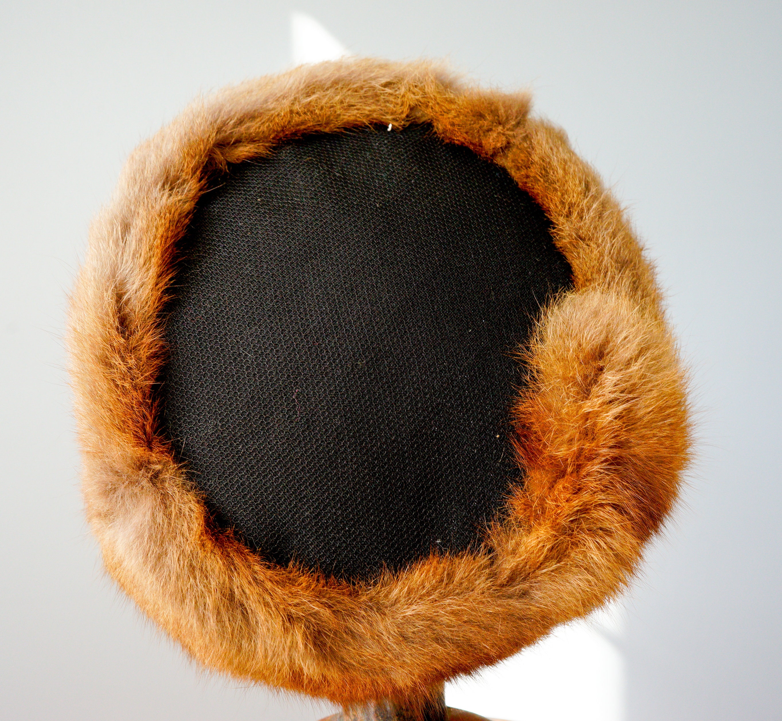 Vintage Fox Fur Pillbox Hat 1960s Halo Fur Hat Old Hollywood Winter Hat Ski Glam Vintage Fur Pillbox Hat: 1950s Women Midcentury Retro Fall  main image 3
