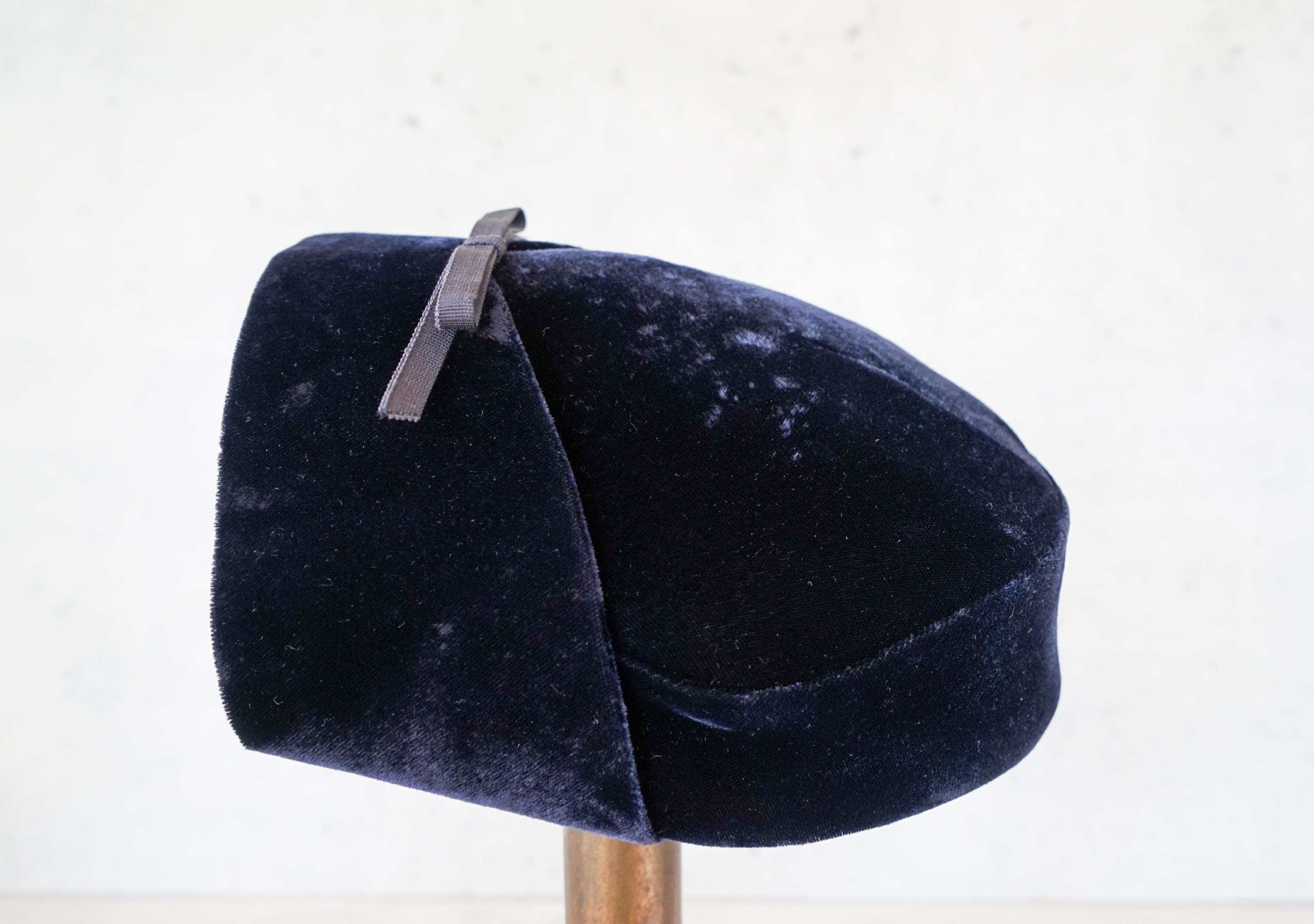 1950s Vintage Velvet Floral Fascinator Hat‎ Navy Blue Vintage Velvet Bow Half Hat: 1950s Women Retro Midcentury  main image 3