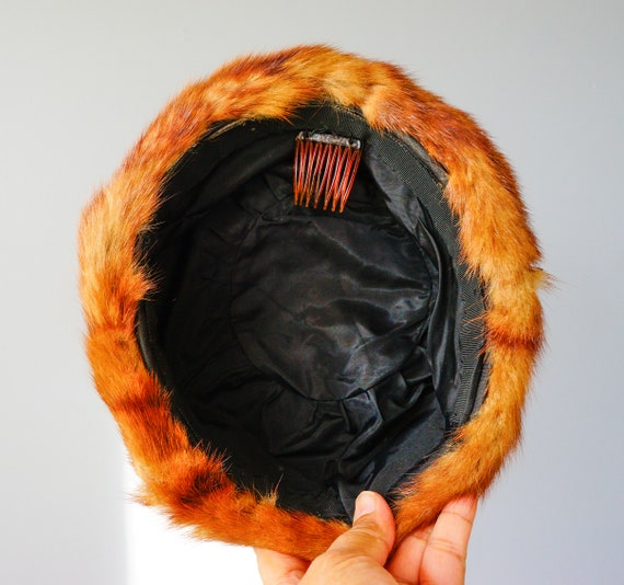 Vintage Fur Pillbox Hat: 1950s Women Midcentury Retro Fall  display picture 3