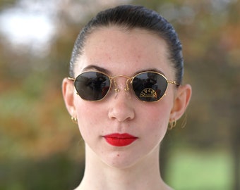Ray Ban B&L USA Vintage Sunglasses - W0976 Classic Oval Gold Ray Ban B&L USA Vintage Sunglasses - W0976 Classic Oval Gold