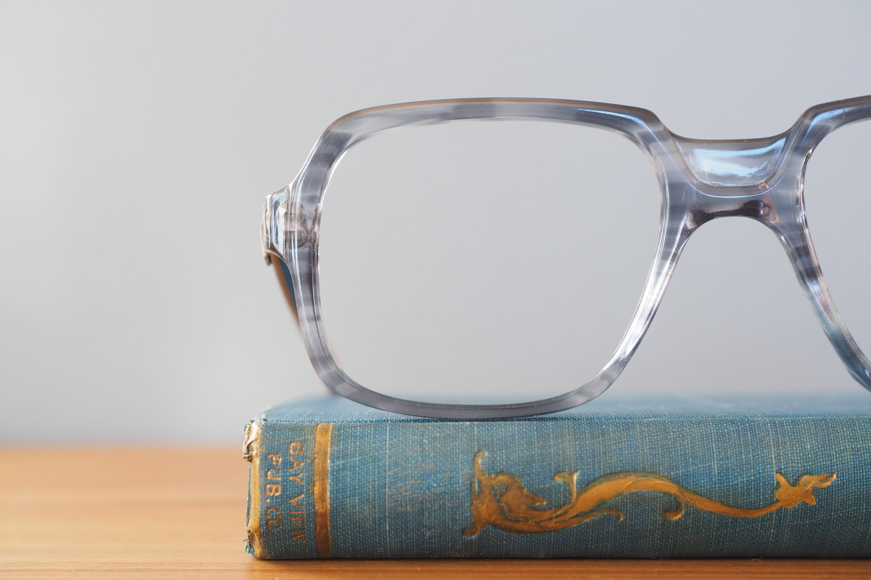 70’/ 80’s Prescriped UNISEX aviator glasses OVERSIZED made in Hong Kong Ocean Striped Sports Hipster Aviator Eyeglasses - kong main image 3