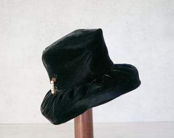 Vintage Black Velvet Bucket Hat, Brimmed Hat, Vintage Women  display picture 3