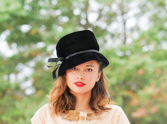 Vintage Feather Cloche Hat Black‎ Velvet Bow Union Made USA 60s Old Money Artsy 1920-40 main image 2