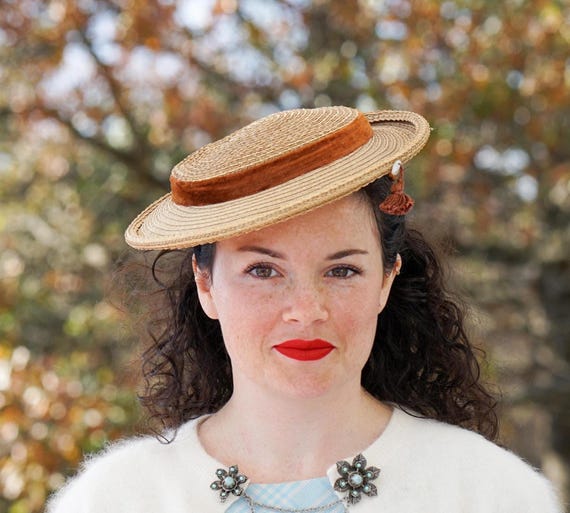 Vintage Dramatic 1950s Tan Straw Small Cocktail Hat With Twisted Side Pieces Vintage | Accessories | Vintage Dramatic 95s Tan Straw Small  main image 4