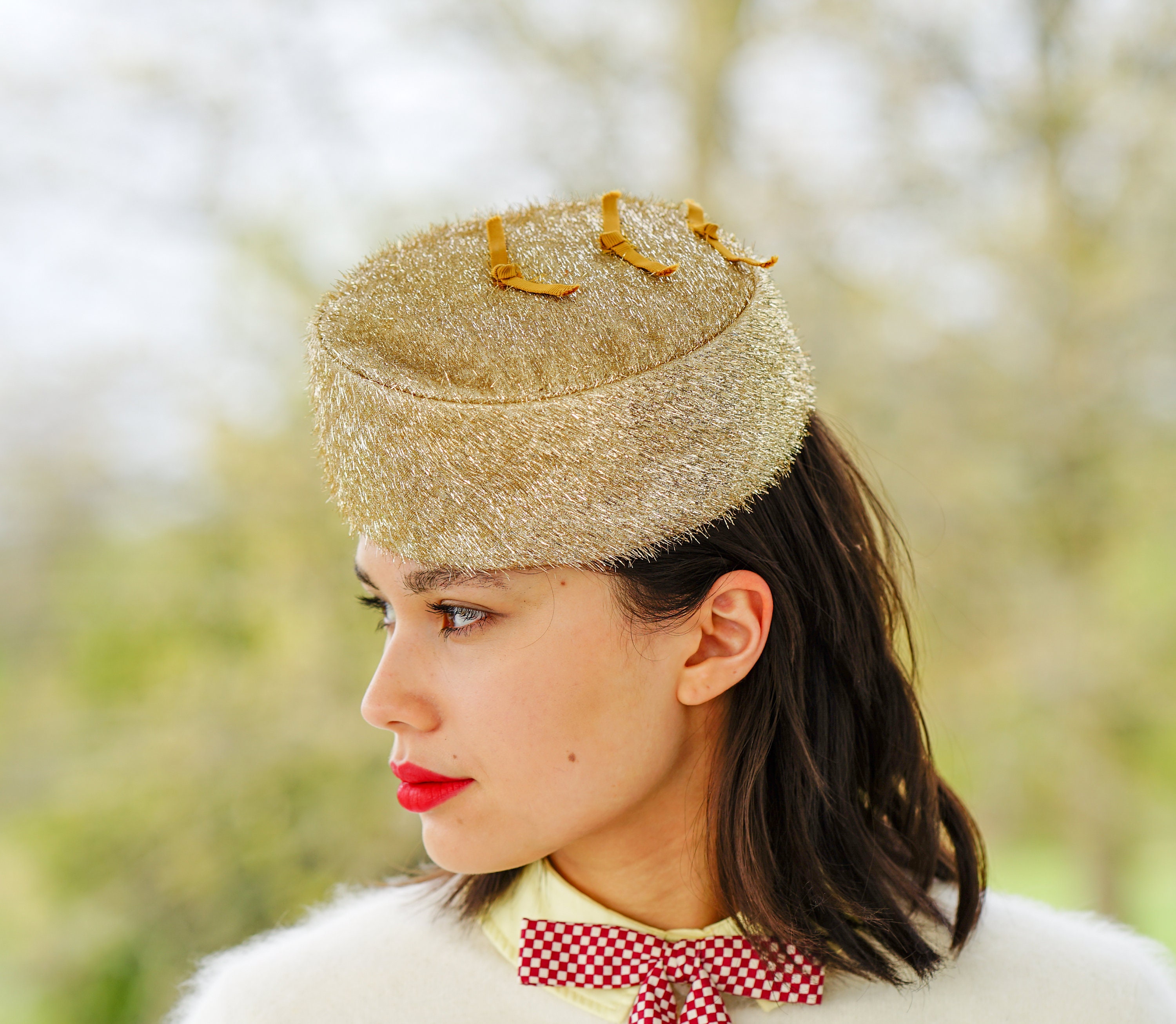 Vintage Gold Lame Pillbox Hat, Vintage Hat, 1950s Hat, Vintage Millinery, Vintage Women Hat, Tea Party Hat, Cocktail Hat, Church Hat