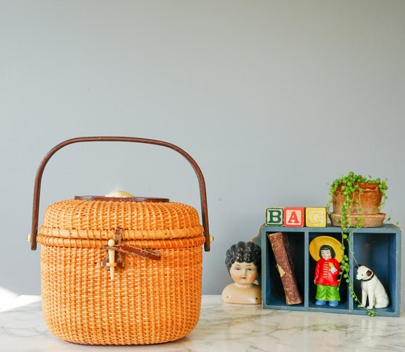Vintage Wicker Basket Purse/ Vintage Basket/ 1960s