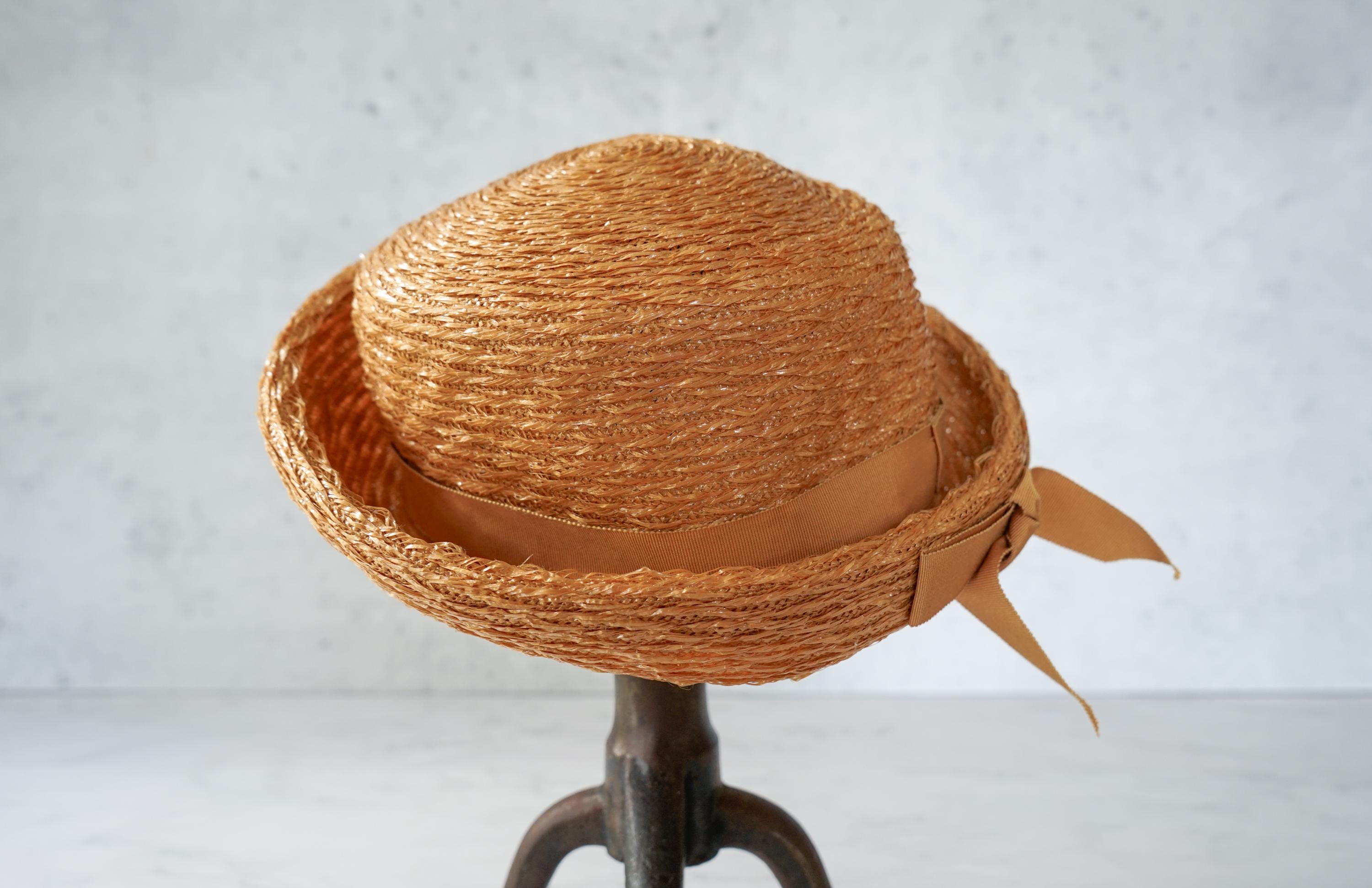 Vintage Straw Bow Women Bowler Hat, 1950s-60s Hat, Breton Hat, Tea Party Hat, Wedding Hat, Retro MCM Mod Hat, Cottagecore Hat, Coquette Hat
