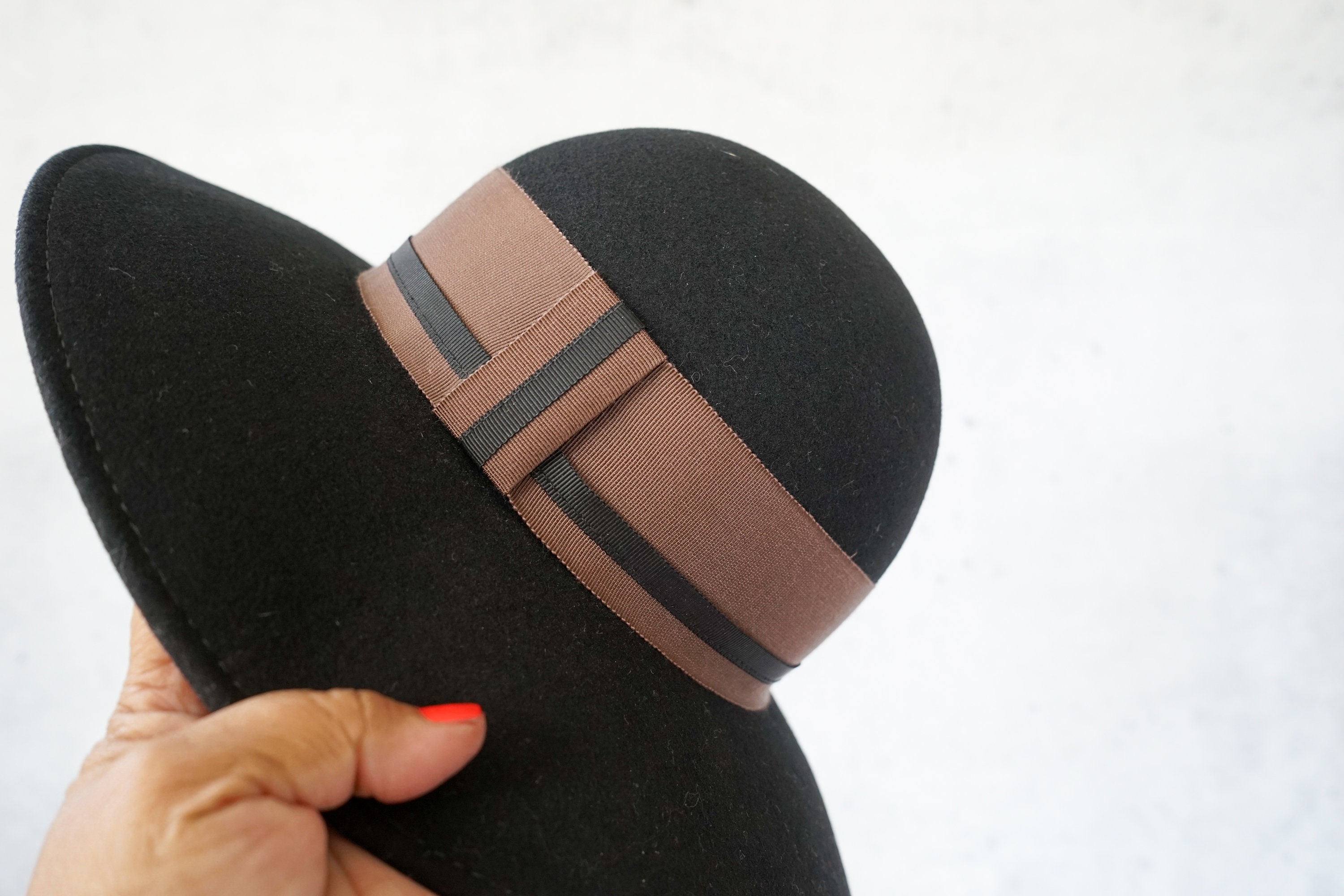 2020 alla moda cappello in feltro Fedora a tesa larga in finta lana con piume Al